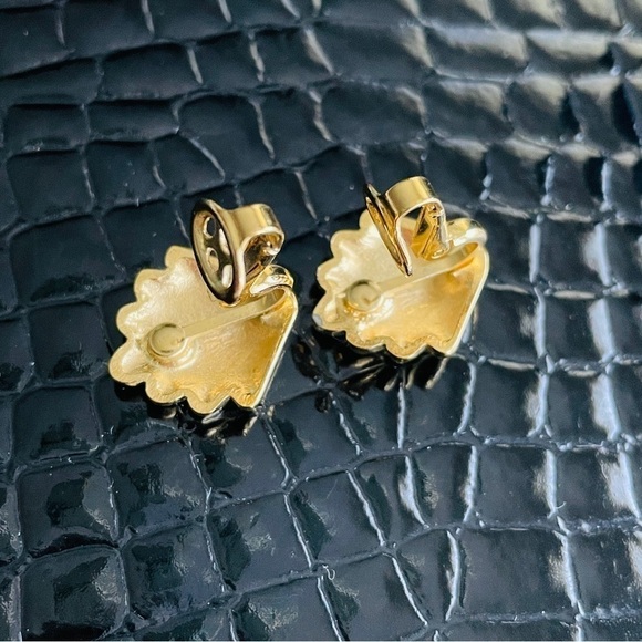 Crown Trifari Vintage Gold Plated Sea Shell Statement Nautical Clip On E… - Picture 6 of 15